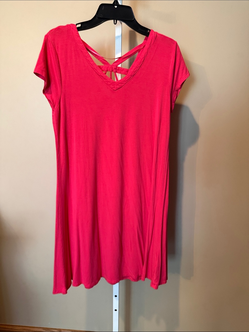 Cable & Gauge Hot Pink V-Neck Midi Dress with Strappy Back